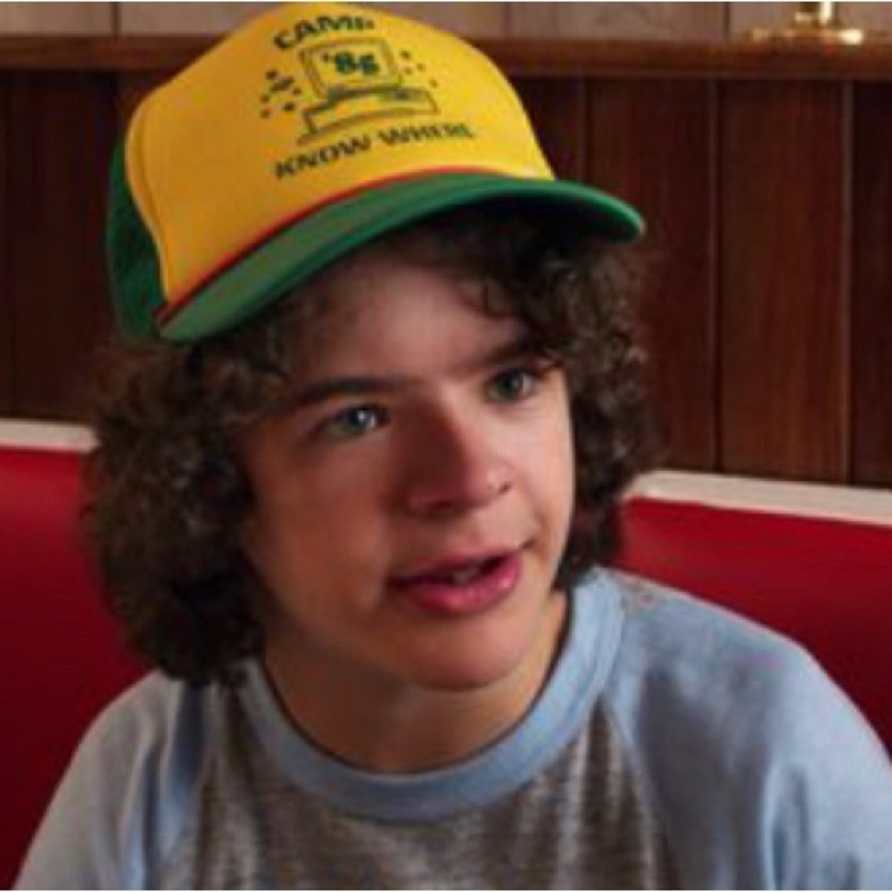 Stranger things cap and accessories - Picture 5 of 5
